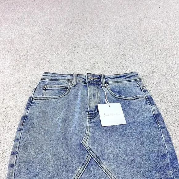 Just Quella Skirt Denim Blue Pockets Women’s Size 4-6 NWT - Picture 6 of 11